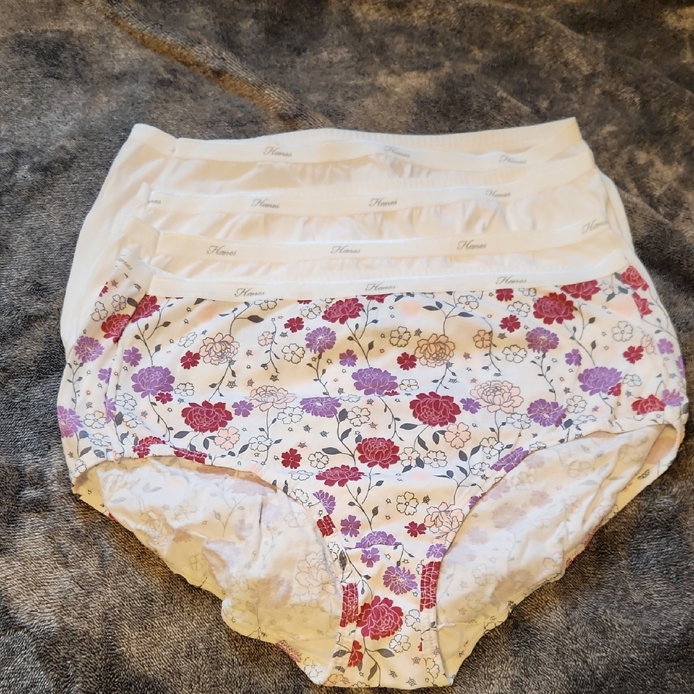 Hanes Women's Briefs - White with Pink, Purple & Red Floral